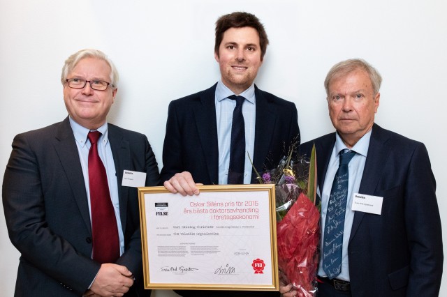 Årets bästa doktorsavhandling i företagsekonomi har korats, Oskar Silléns-priset 2016 tilldelas Carl Henning Christner från Handelshögskolan i Stockholm.