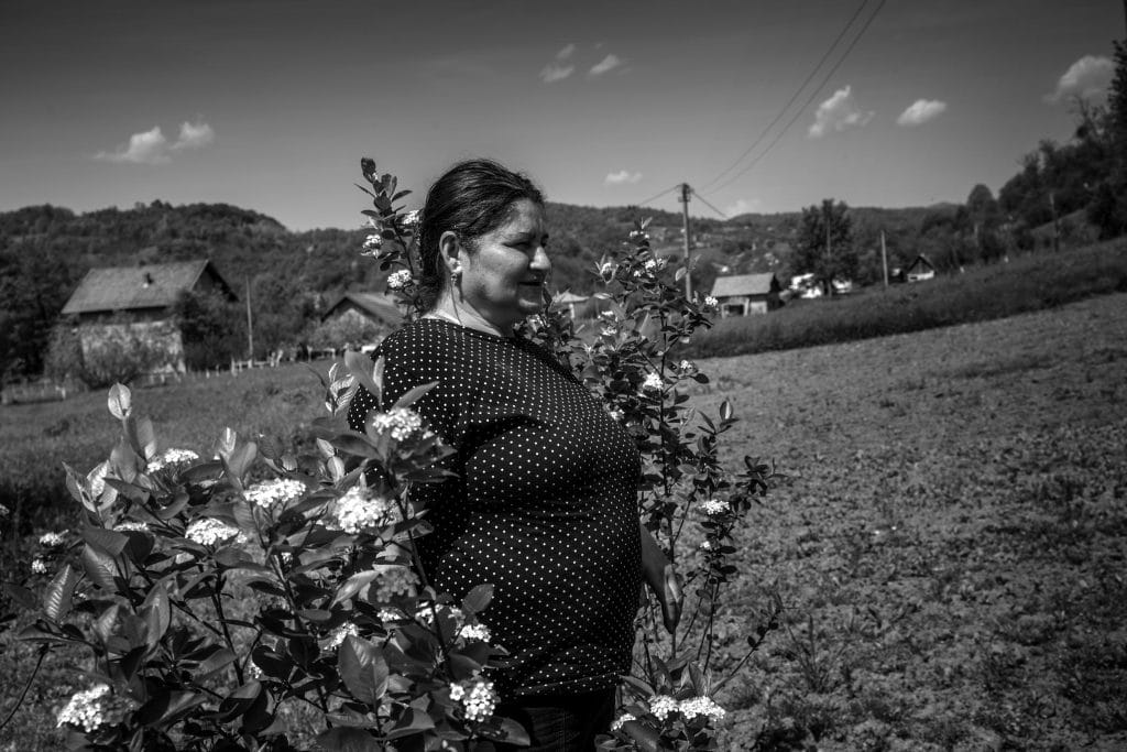 De har kallats ”kvinnorna som blev kvar”. Tusentals änkor, mammor, systrar och döttrar som förlorade allt i Bosnienkriget.