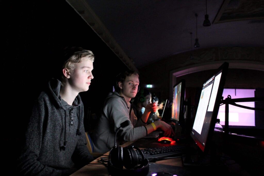 11-13 november är det dags för TuPlays LAN #10 i Örebro. Inet är åter huvudsponsor och ställer upp med kraftfulla Taurusdatorer.