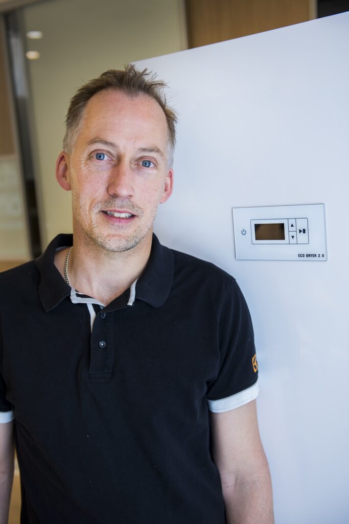 Stockholms stads nya miljöprogram innebär bland annat att minska energianvändningen i den egna verksamheten med minst tio % till år 2020.
